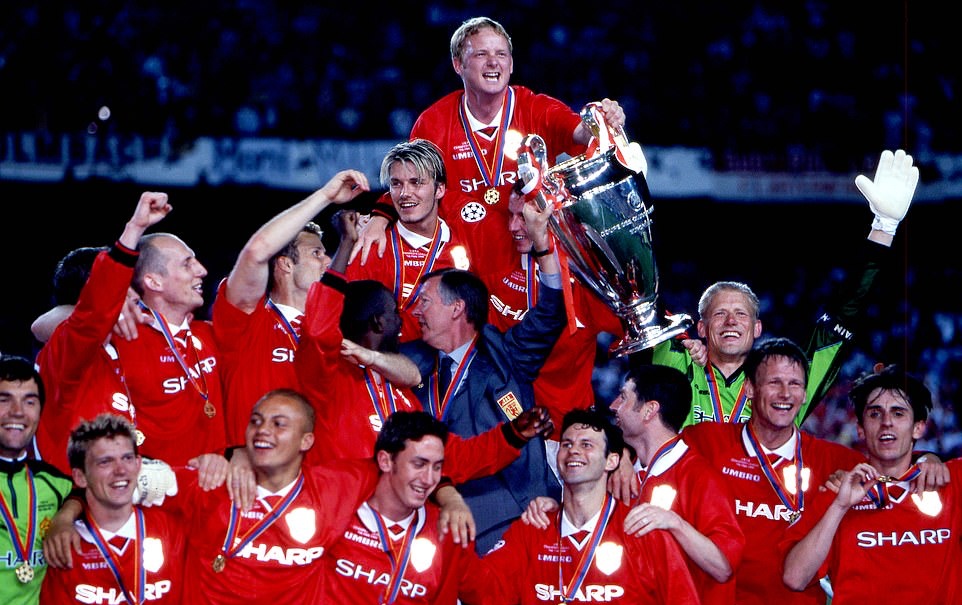 Man United và cú ăn 3 năm 1999 khiến cả thế giới biết đến