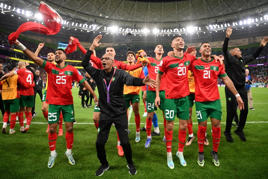 1 đội bóng vô danh trên bản đồng bóng đá như Morocco, lại có thể vào đến bán kết World Cup